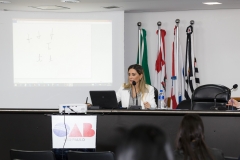 Demonstrando e explicando sobre a letra "T"